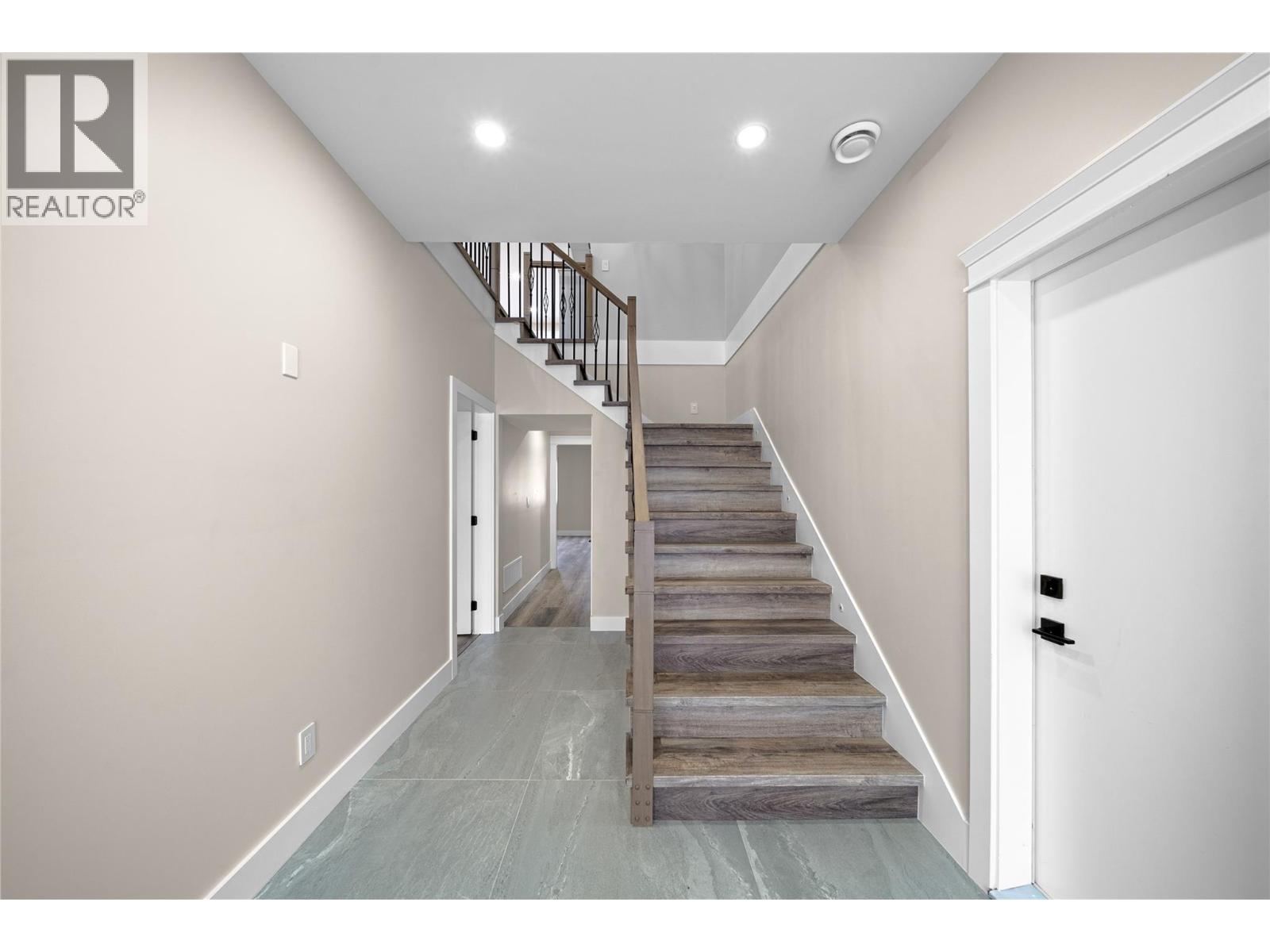 2077 Linfield Drive, Kamloops, British Columbia  V1S 0G3 - Photo 3 - 10367198