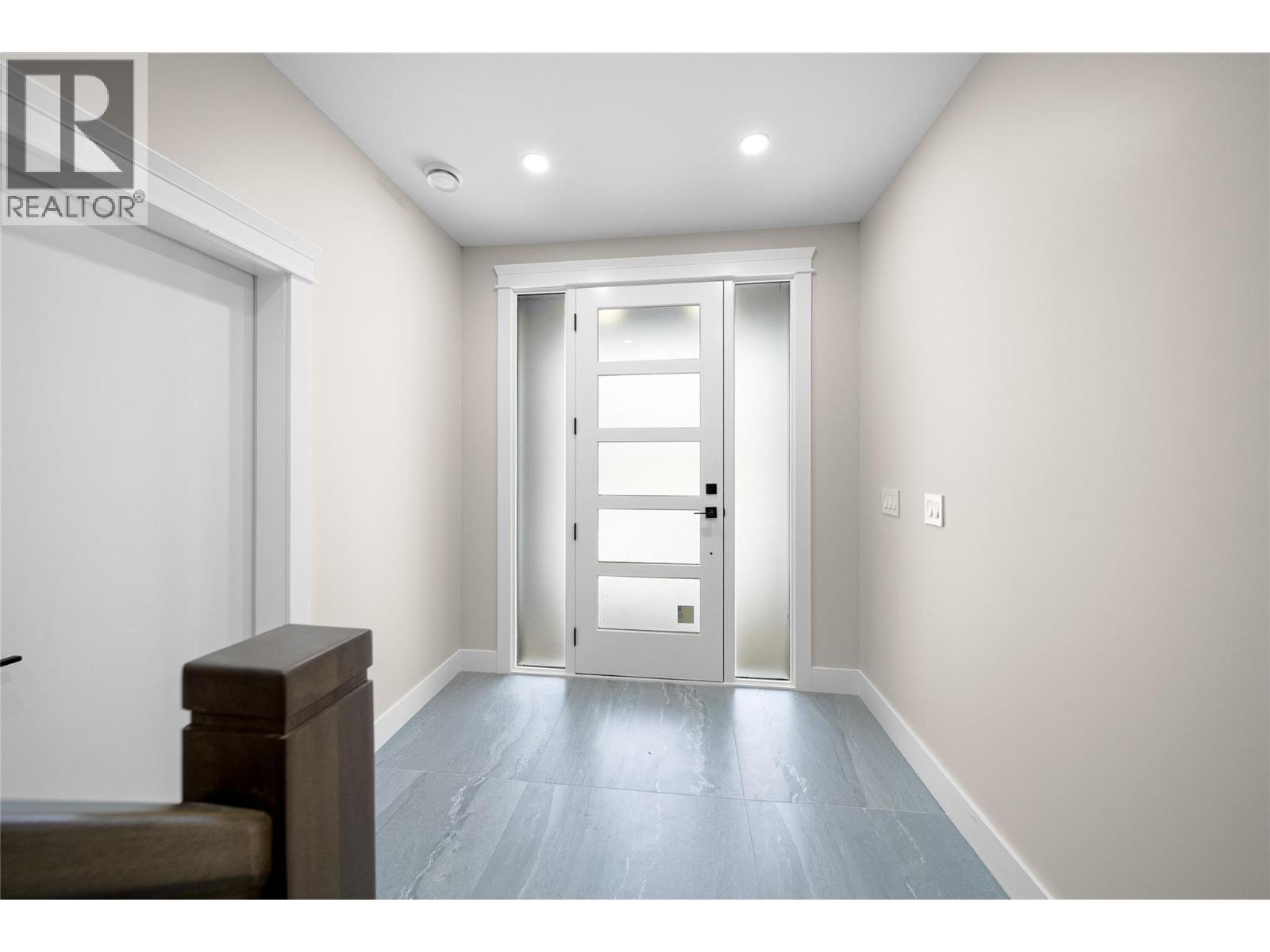 2077 Linfield Drive, Kamloops, British Columbia  V1S 0G3 - Photo 2 - 10367198