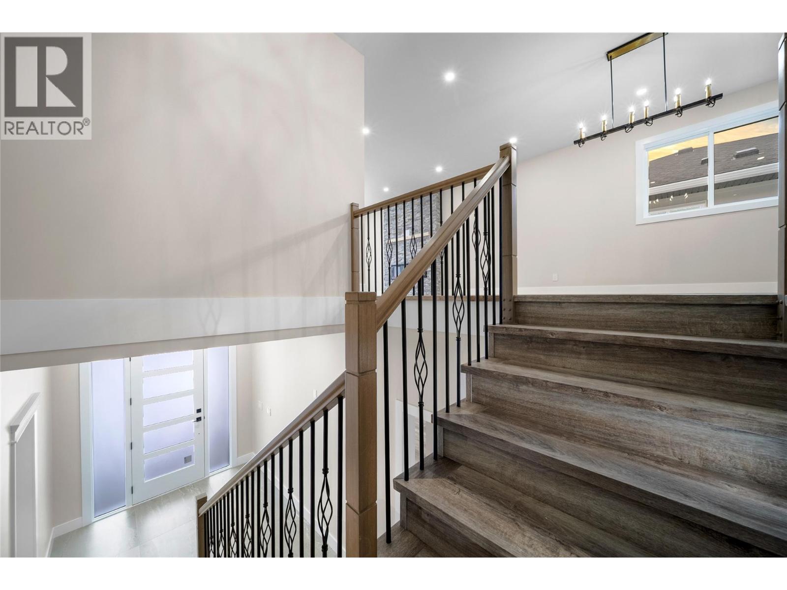 2077 Linfield Drive, Kamloops, British Columbia  V1S 0G3 - Photo 6 - 10367198