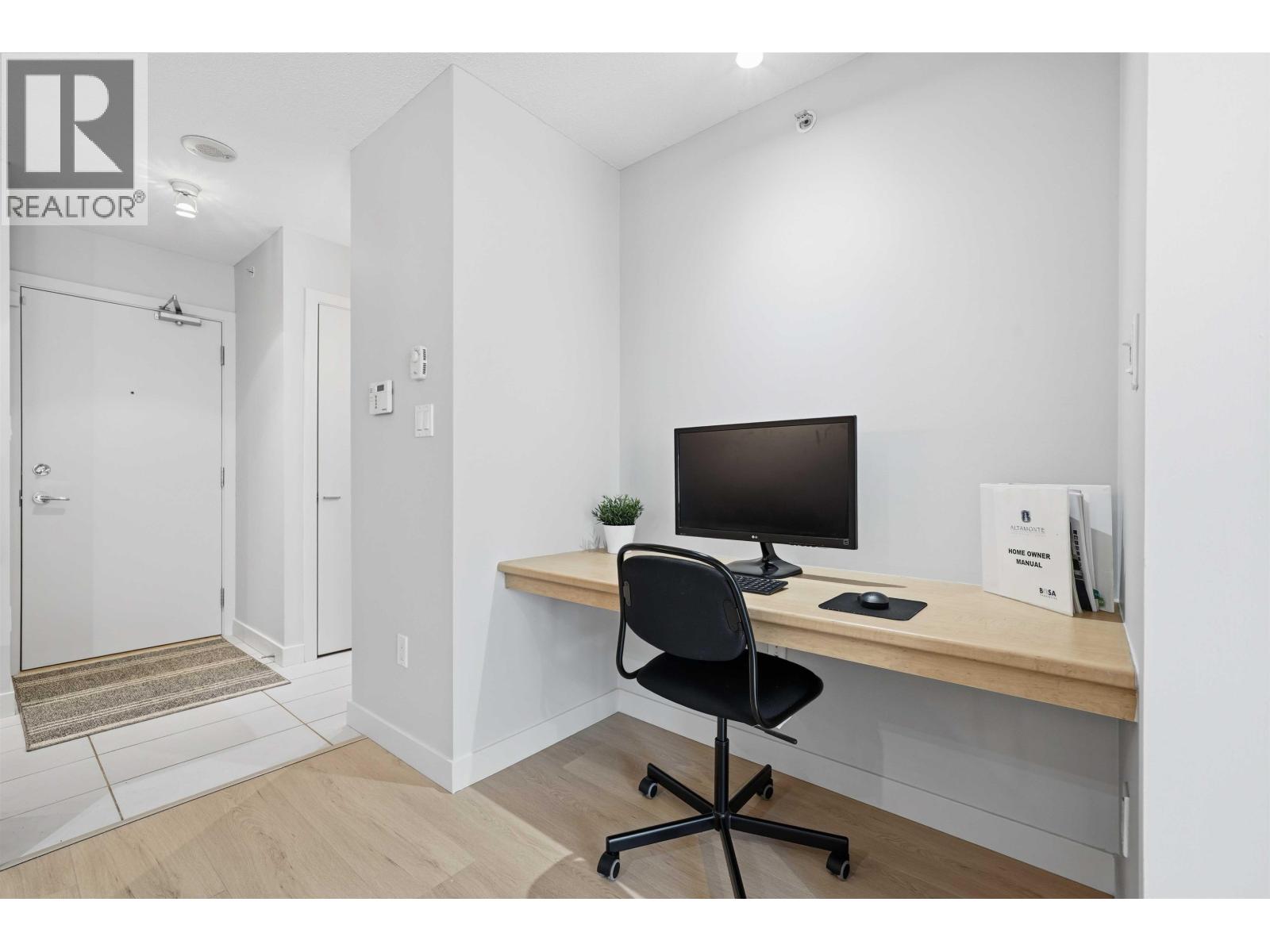 303 2979 Glen Drive, Coquitlam, British Columbia  V3B 0B2 - Photo 18 - R3057922