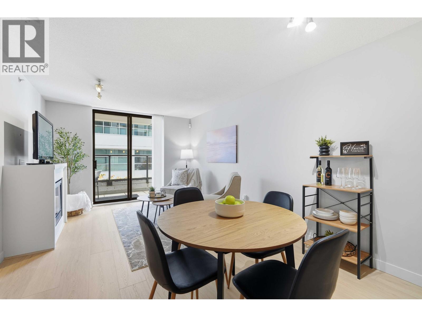 303 2979 Glen Drive, Coquitlam, British Columbia  V3B 0B2 - Photo 5 - R3057922