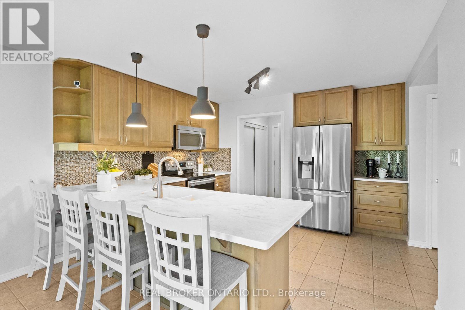 565 Attenborough Terrace, Milton, Ontario  L9T 8H6 - Photo 12 - W12462823