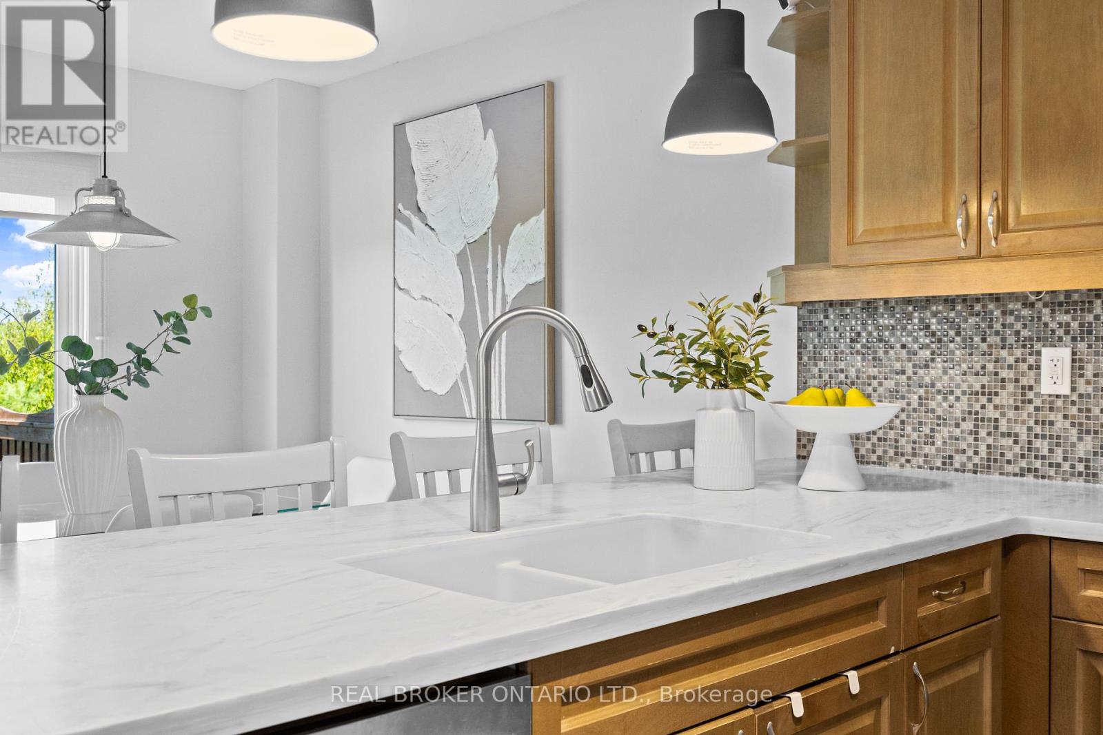 565 Attenborough Terrace, Milton, Ontario  L9T 8H6 - Photo 14 - W12462823