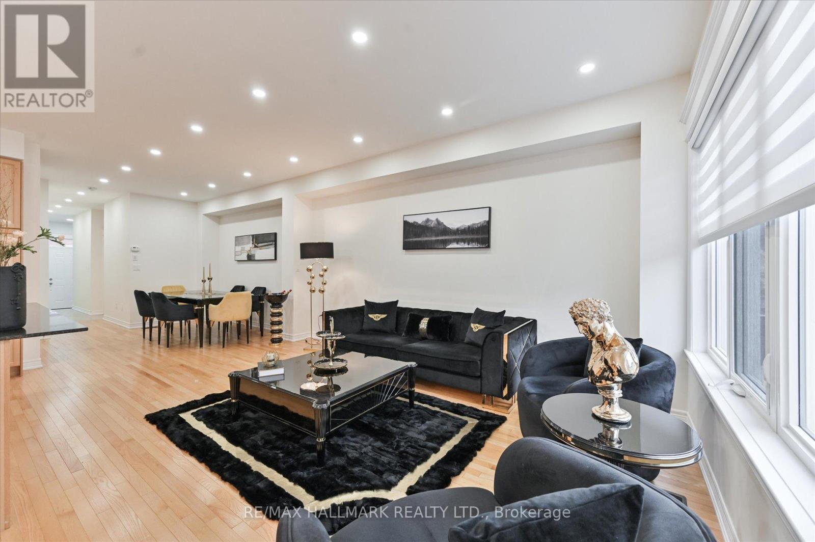 7 Buttonbush Lane, Richmond Hill, Ontario  L4E 1E7 - Photo 11 - N12498302