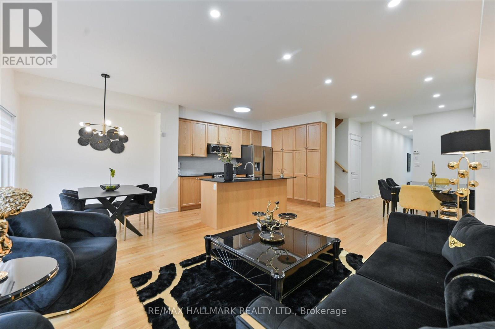 7 Buttonbush Lane, Richmond Hill, Ontario  L4E 1E7 - Photo 12 - N12498302