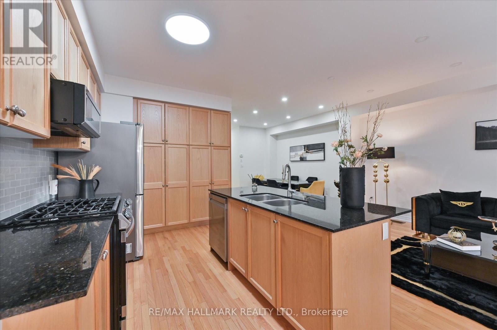 7 Buttonbush Lane, Richmond Hill, Ontario  L4E 1E7 - Photo 15 - N12498302