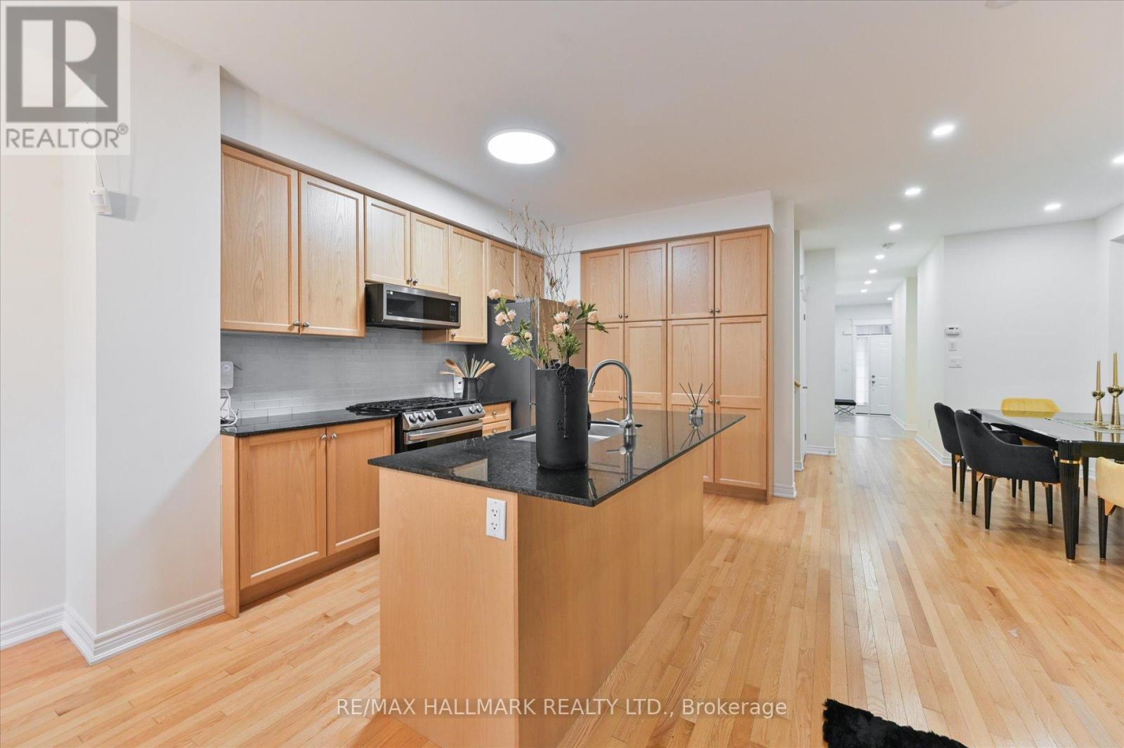 7 Buttonbush Lane, Richmond Hill, Ontario  L4E 1E7 - Photo 16 - N12498302