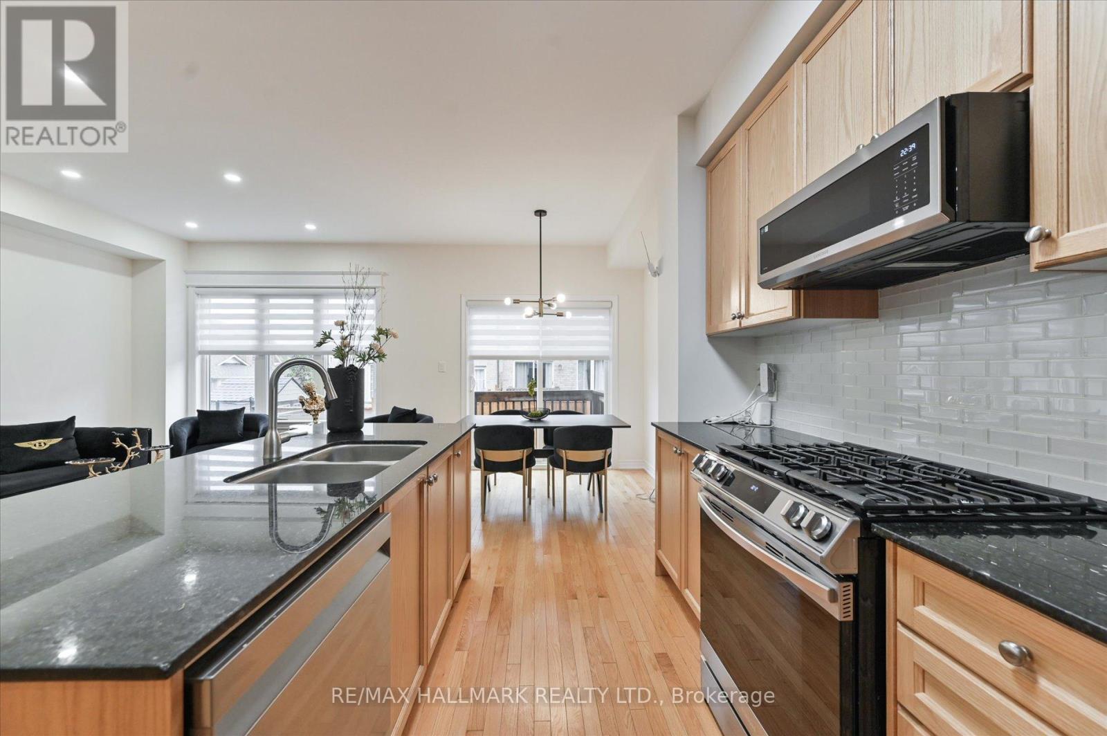 7 Buttonbush Lane, Richmond Hill, Ontario  L4E 1E7 - Photo 17 - N12498302