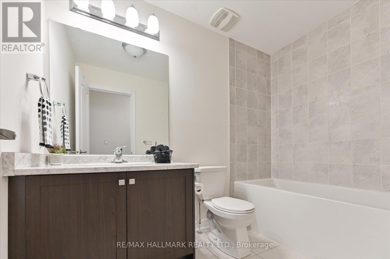 7 Buttonbush Lane, Richmond Hill, Ontario  L4E 1E7 - Photo 33 - N12498302