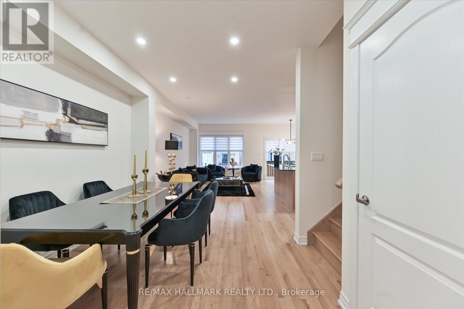 7 Buttonbush Lane, Richmond Hill, Ontario  L4E 1E7 - Photo 7 - N12498302