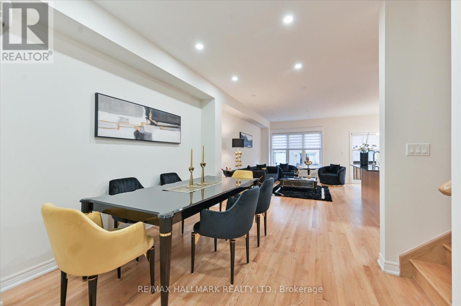 7 Buttonbush Lane, Richmond Hill, Ontario  L4E 1E7 - Photo 9 - N12498302