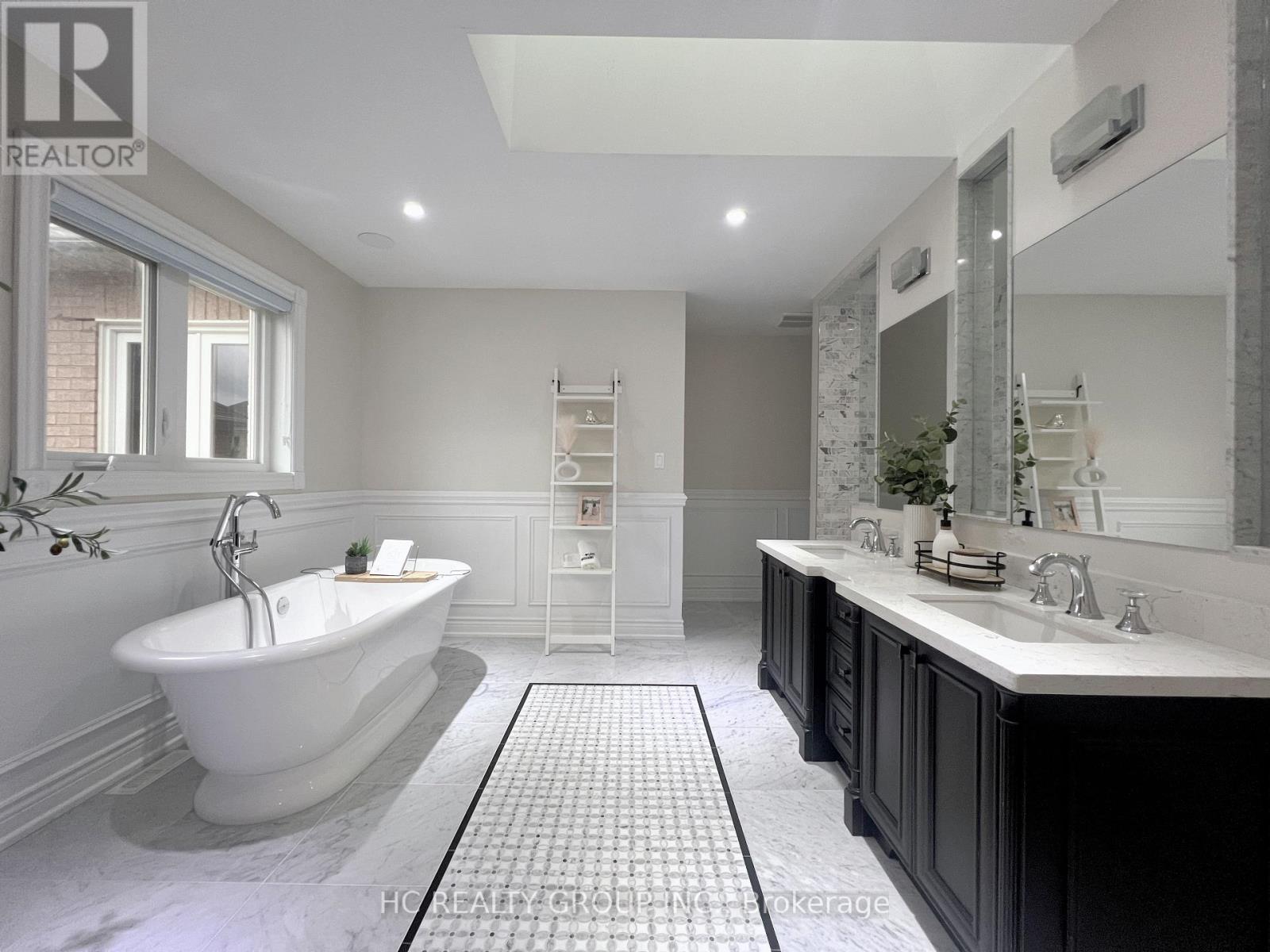 2151 Rodick Road, Markham, Ontario  L6C 1S8 - Photo 4 - N12498344