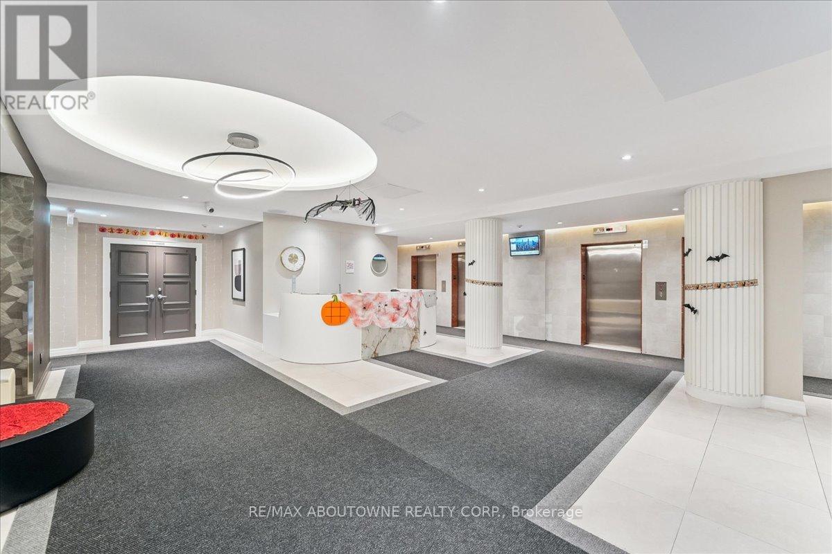 2603 - 550 Webb Drive, Mississauga, Ontario  L5B 3Y4 - Photo 2 - W12498300