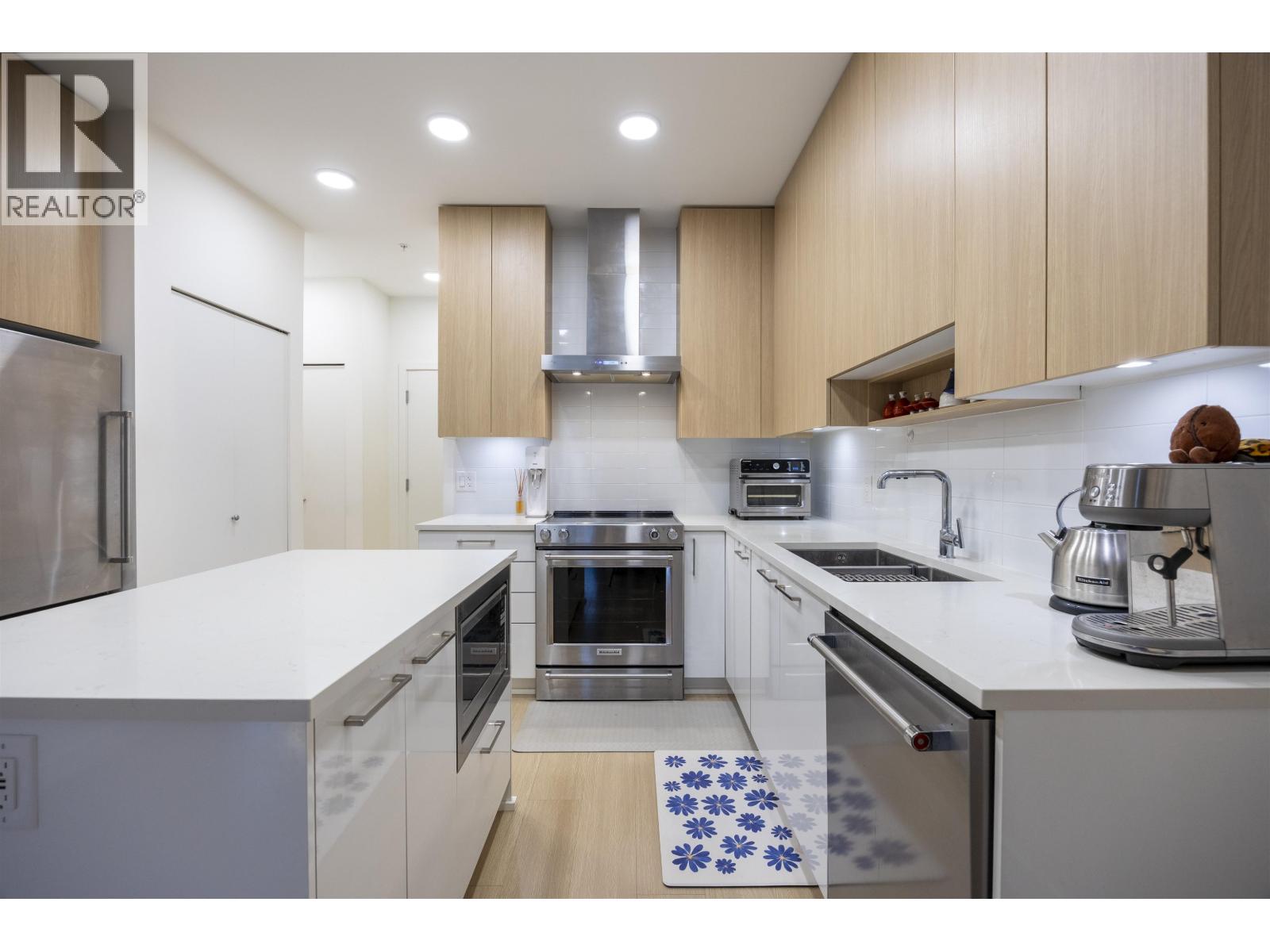 313 5460 Broadway Street, Burnaby, British Columbia  V5B 0B4 - Photo 6 - R3062766