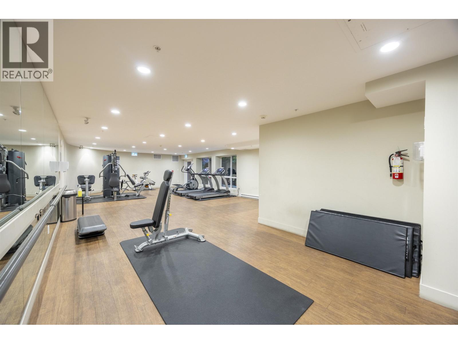 313 5460 Broadway Street, Burnaby, British Columbia  V5B 0B4 - Photo 15 - R3062766