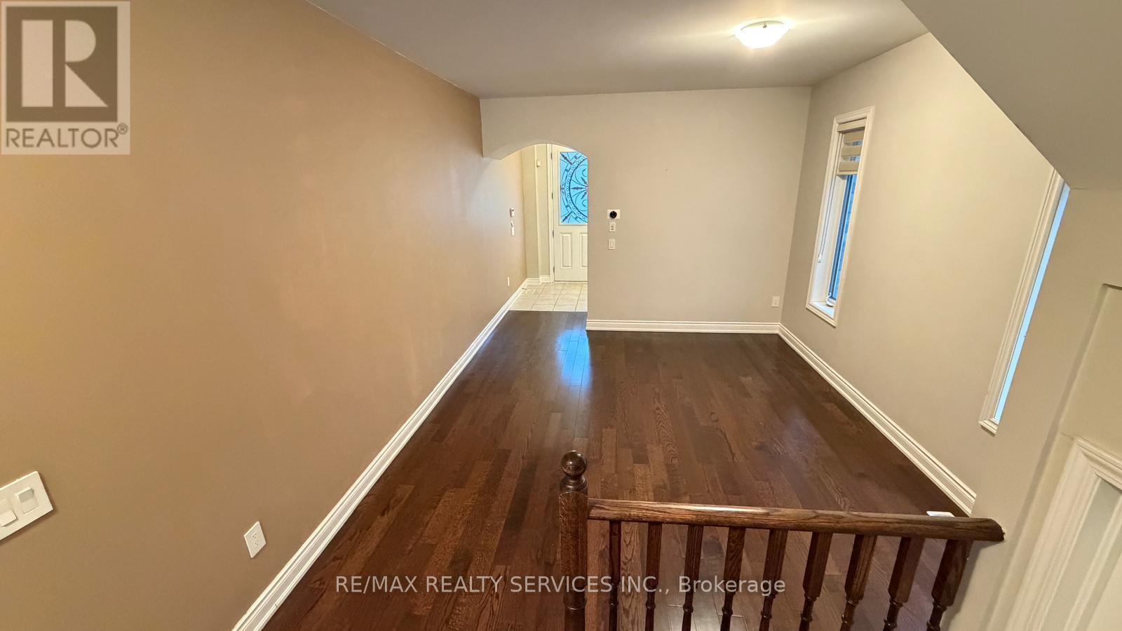 12 Goodsway Trail, Brampton, Ontario  L7A 4A3 - Photo 10 - W12447106