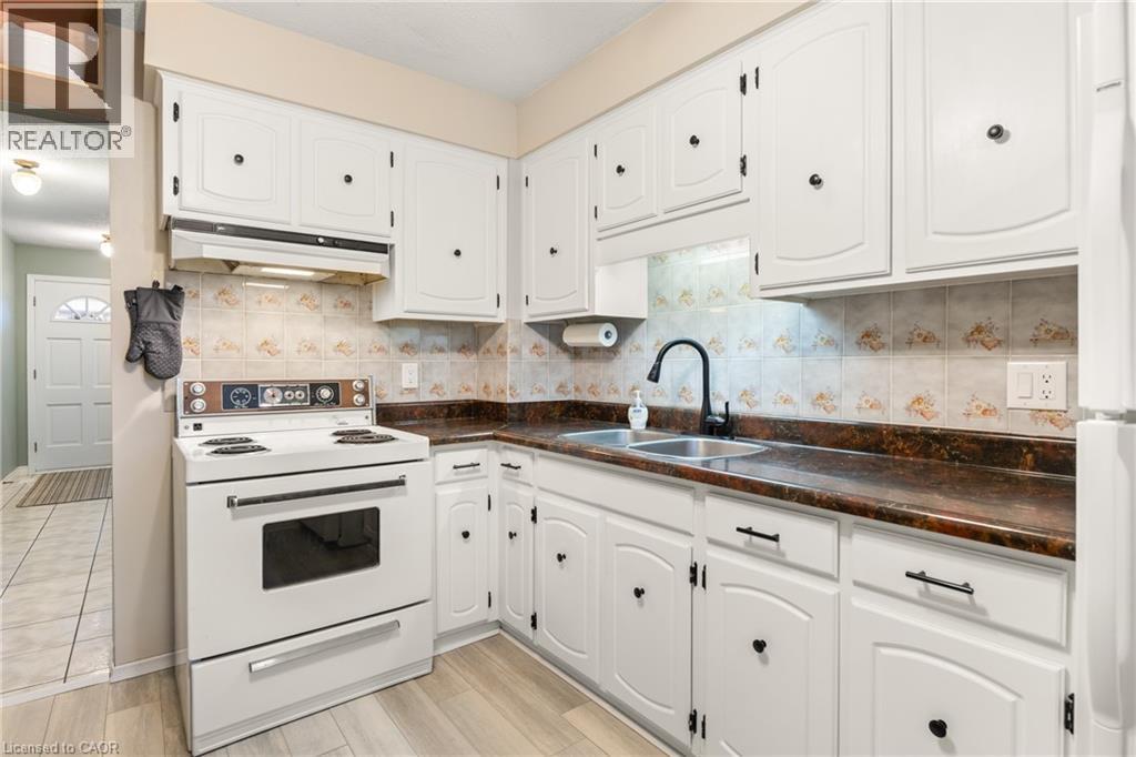 229 Veronica Drive, Kitchener, Ontario  N2A 2R8 - Photo 8 - 40782041