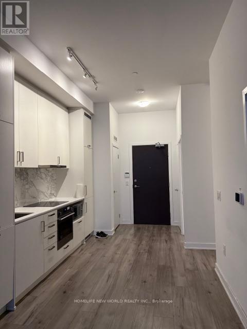 1615 - 60 Honeycrisp Crescent, Vaughan, Ontario  L4K 0N5 - Photo 5 - N12498364