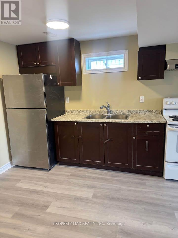 36 Birch Tree Trail, Brampton, Ontario  L6P 3M8 - Photo 7 - W12498346