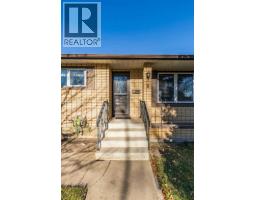 8 Ross Glen Green SE Ross Glen