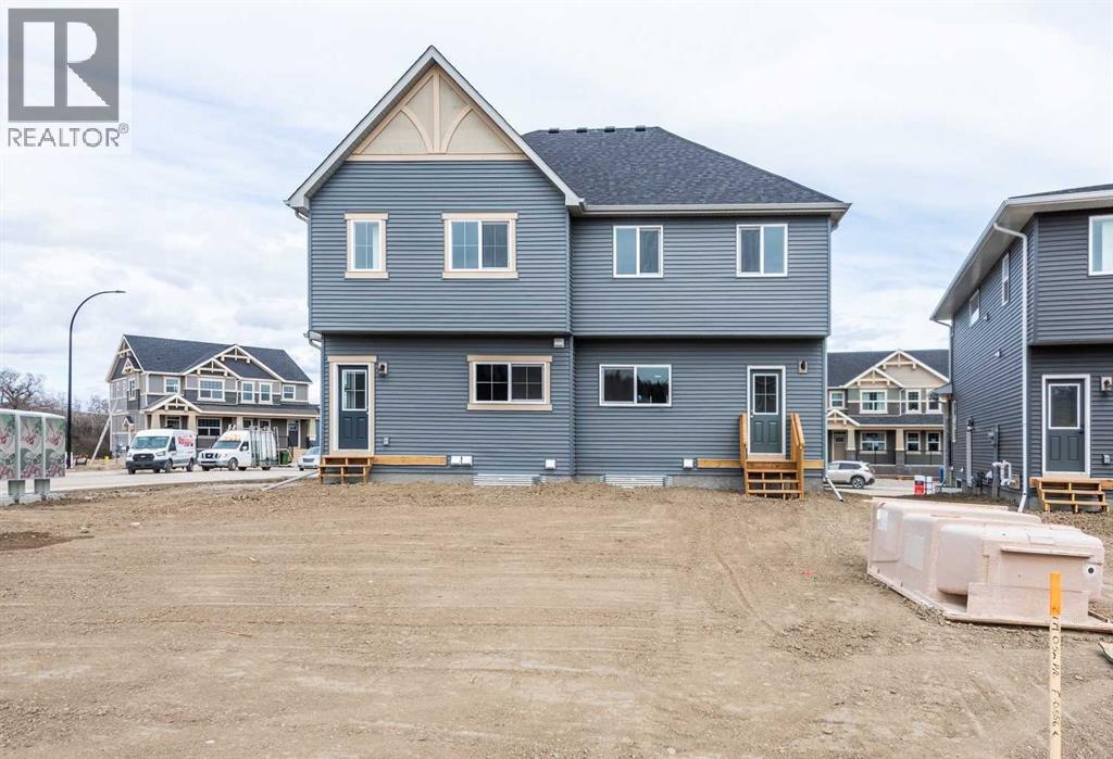 Property at 166 Creekview Gardens SW image 3