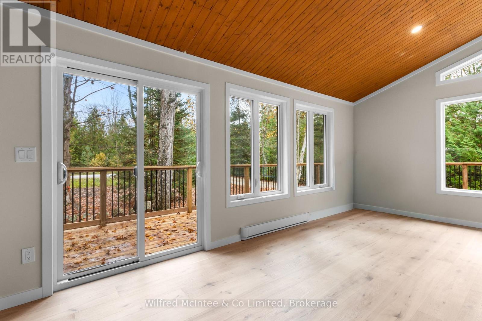 40 Rolling Hills Drive, South Bruce Peninsula, Ontario  N0H 2T0 - Photo 15 - X12498376