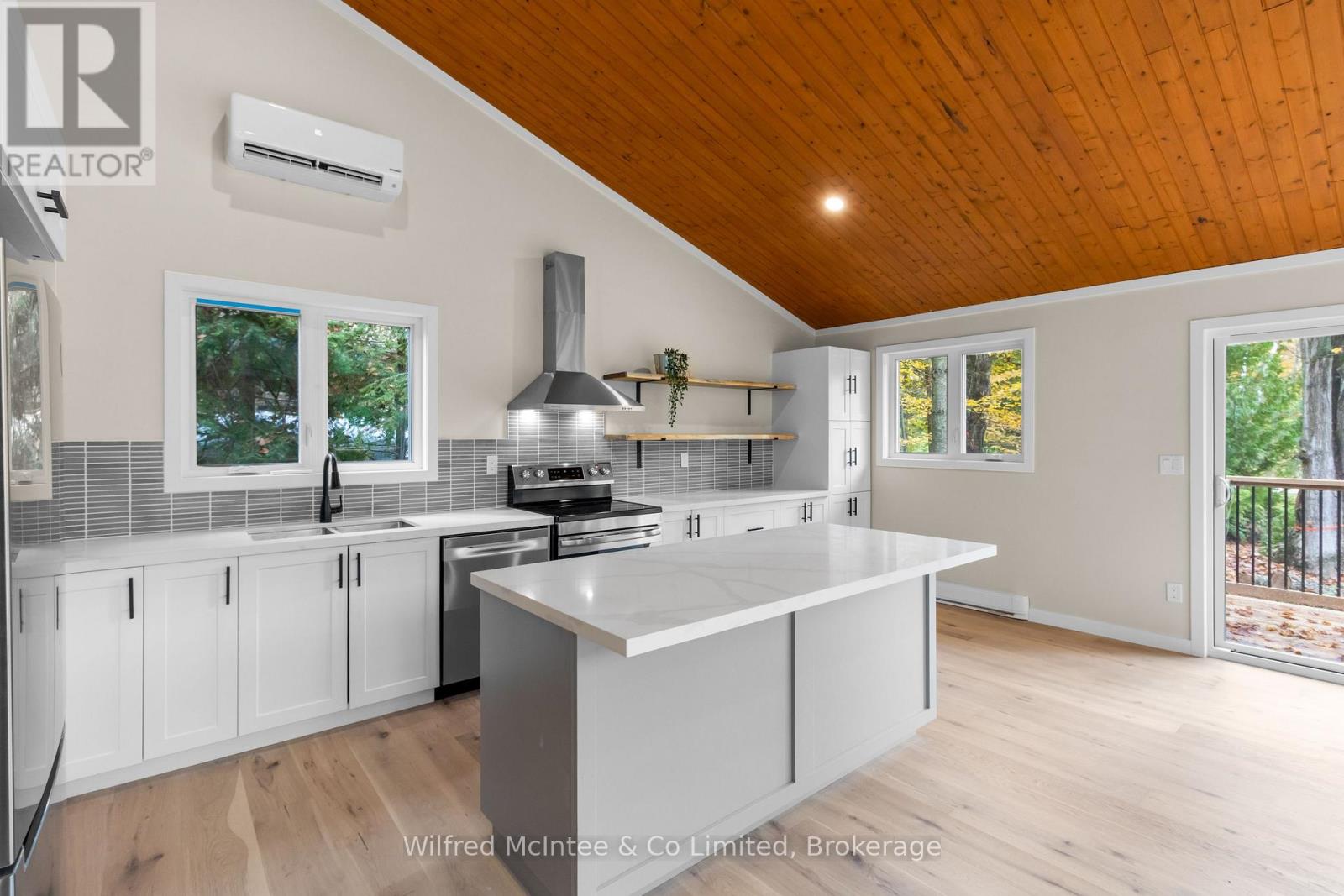 40 Rolling Hills Drive, South Bruce Peninsula, Ontario  N0H 2T0 - Photo 17 - X12498376