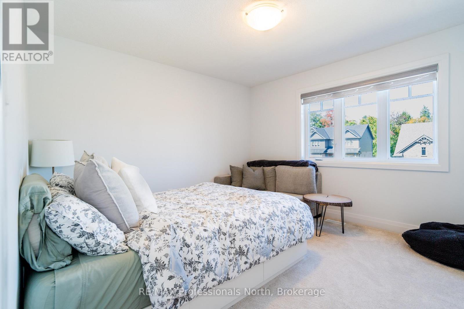 35 Woodstream Drive, Huntsville, Ontario  P0A 1B7 - Photo 11 - X12498388