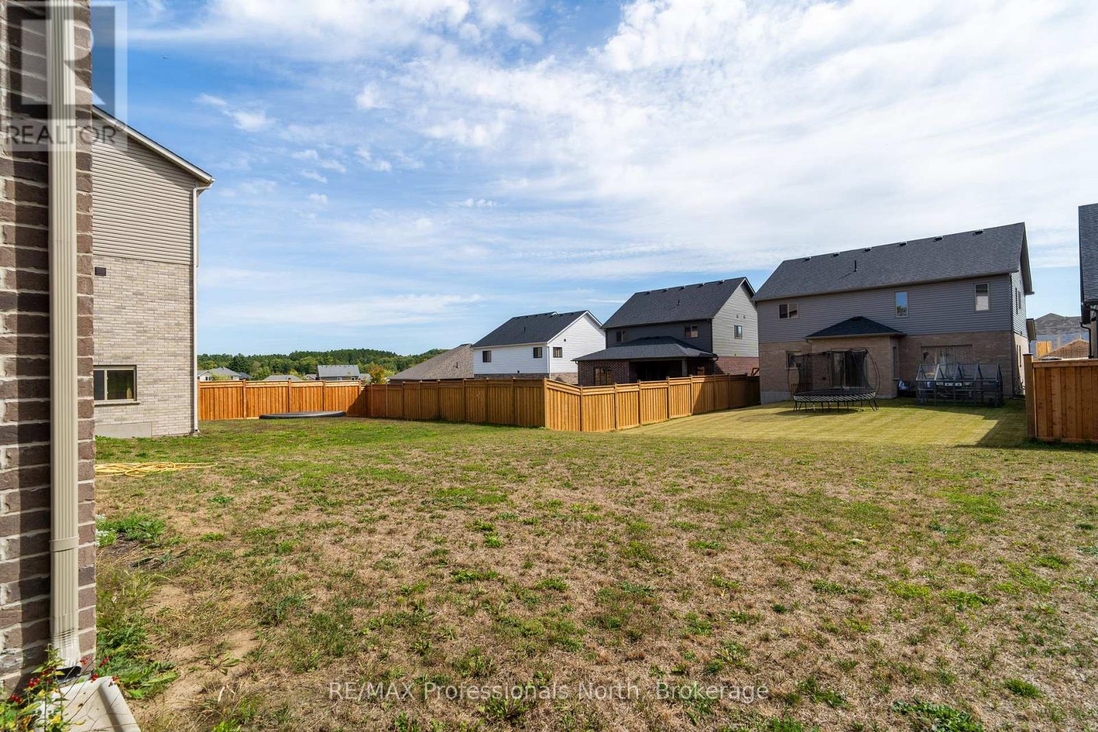 35 Woodstream Drive, Huntsville, Ontario  P0A 1B7 - Photo 28 - X12498388