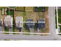 35 WOODSTREAM DRIVE, Huntsville, Ontario