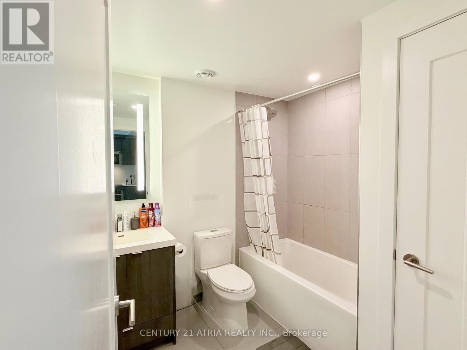 30 Inn On The Park Drive, Toronto, Ontario  M3C 0P7 - Photo 15 - C12498368