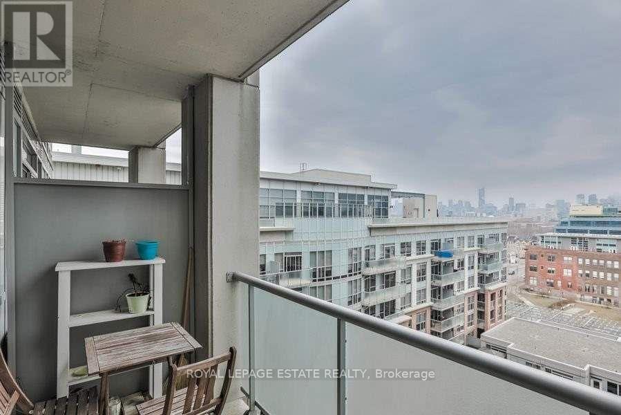 1028 - 1 Shaw Street, Toronto, Ontario  M6K 0A1 - Photo 12 - C12498390