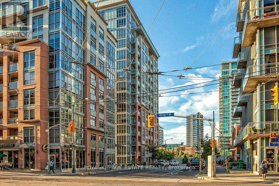 1028 - 1 Shaw Street, Toronto, Ontario  M6K 0A1 - Photo 3 - C12498390