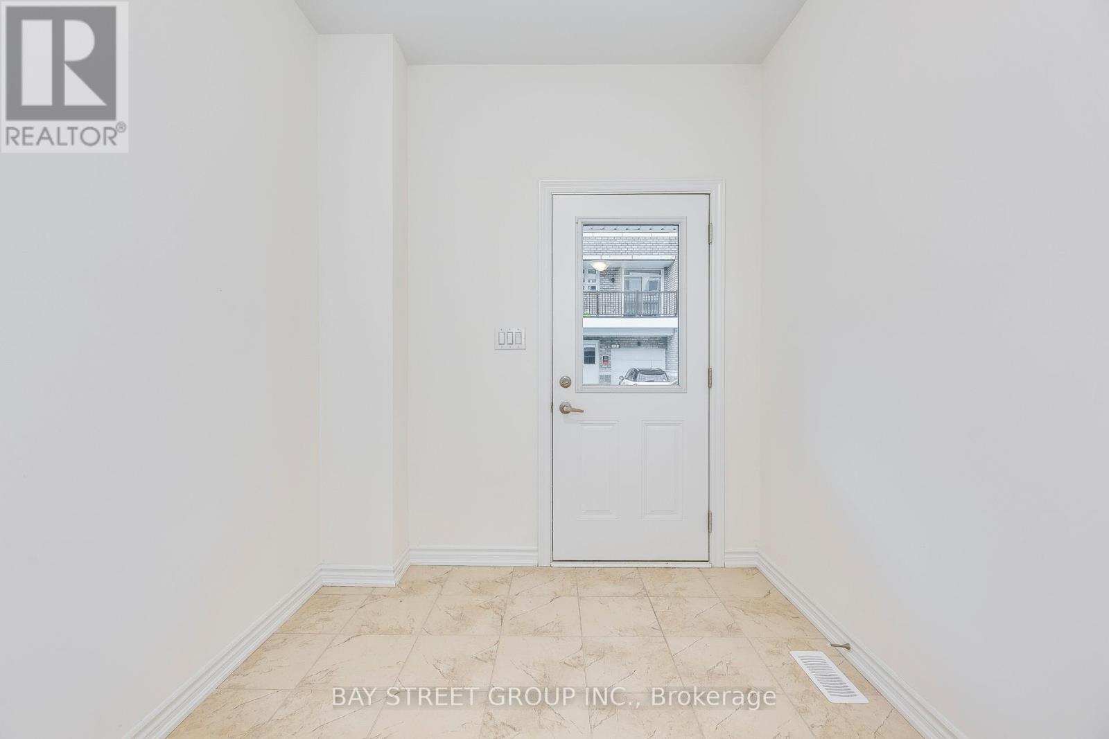 11 Massachusetts Lane, Markham, Ontario  L6E 0V6 - Photo 3 - N12498378