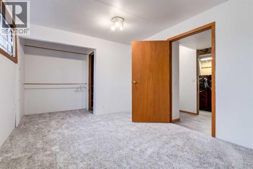 6707 Bow Crescent Nw, Calgary, Alberta  T3B 2C8 - Photo 24 - A2240710