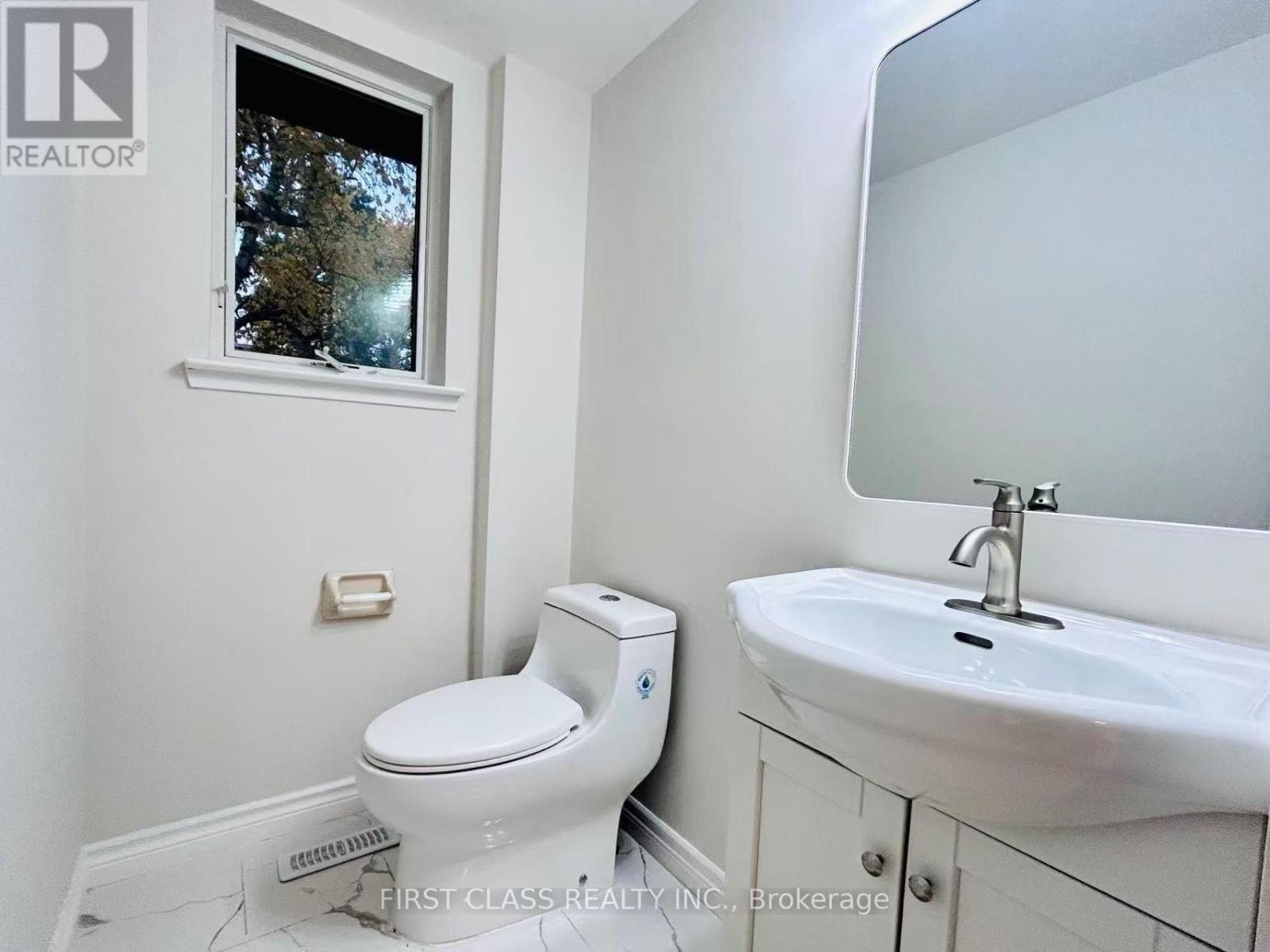 32 Scenic Mill Way, Toronto (St. Andrew-Windfields), Ontario  M2L 1S5 - Photo 14 - C12498406