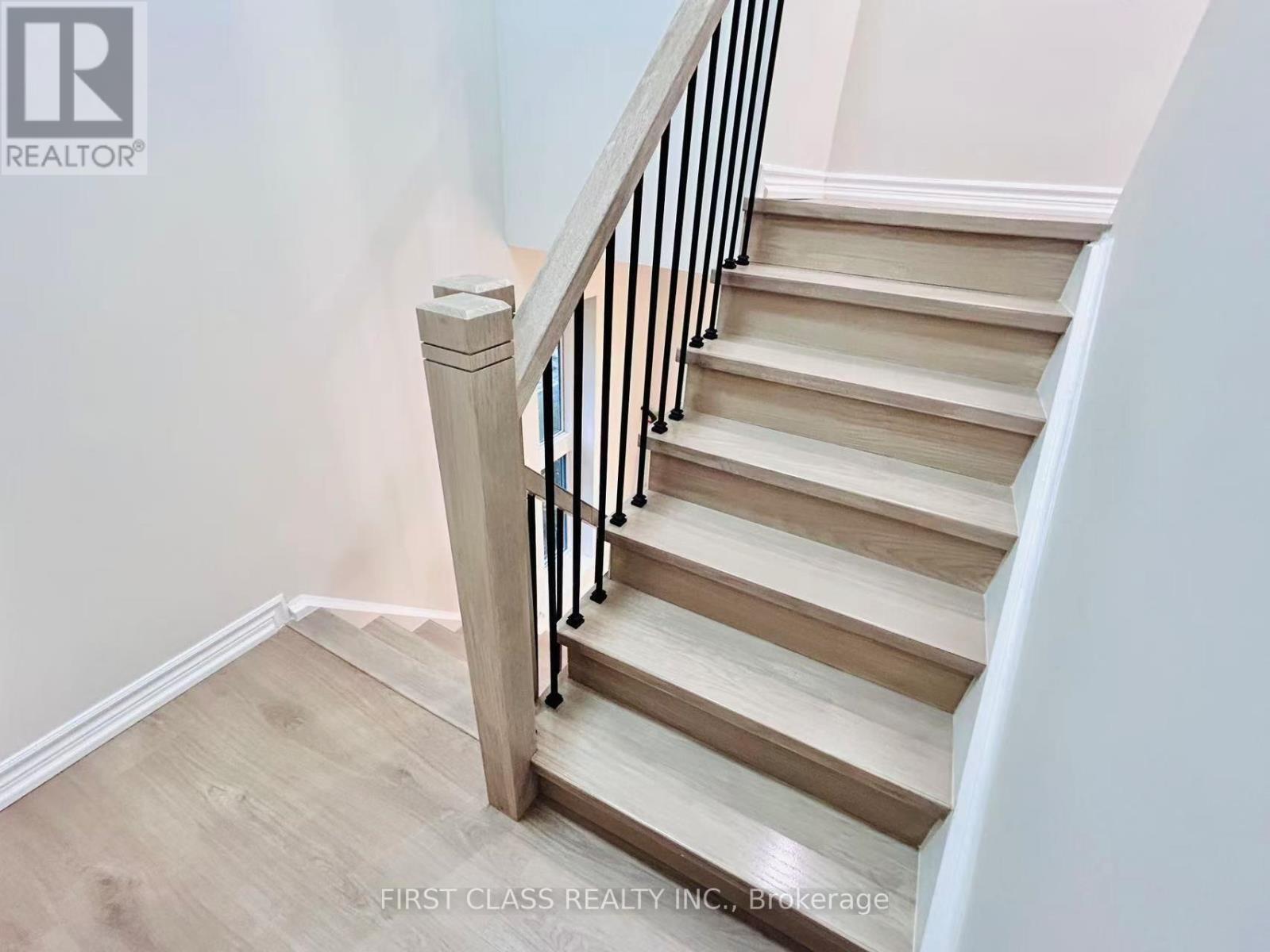 32 Scenic Mill Way, Toronto (St. Andrew-Windfields), Ontario  M2L 1S5 - Photo 16 - C12498406