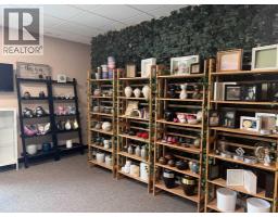 123 please contact Andy Avenue Foothills