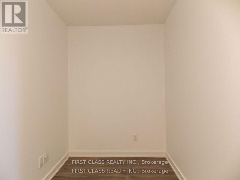 808 - 160 Flemington Road, Toronto, Ontario  M6A 2P3 - Photo 11 - W12498404