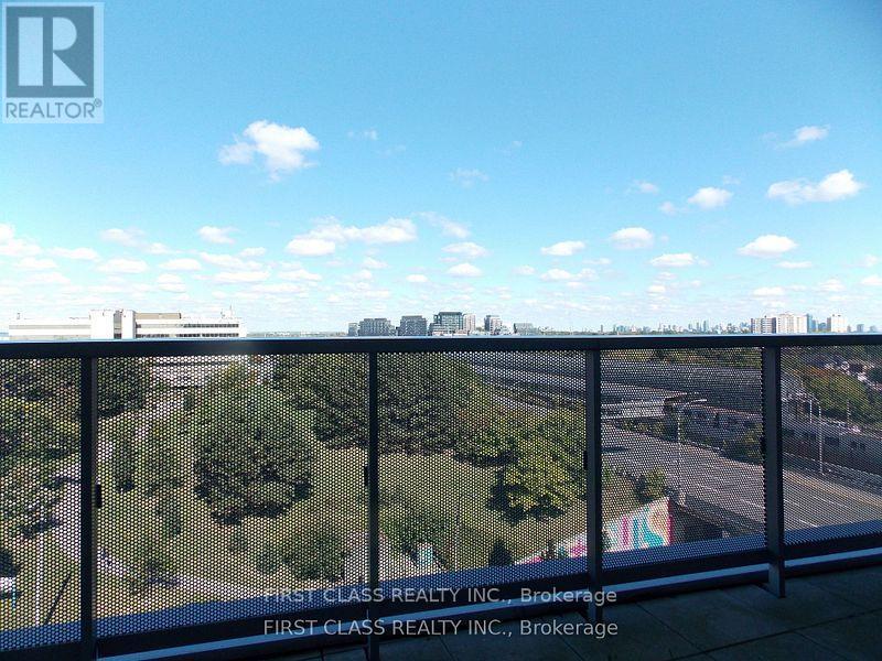 808 - 160 Flemington Road, Toronto, Ontario  M6A 2P3 - Photo 7 - W12498404