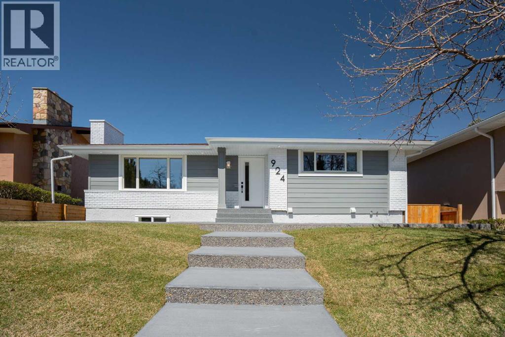 924 Canna Crescent Sw, Calgary, Alberta  T2W 1N9 - Photo 1 - A2257732