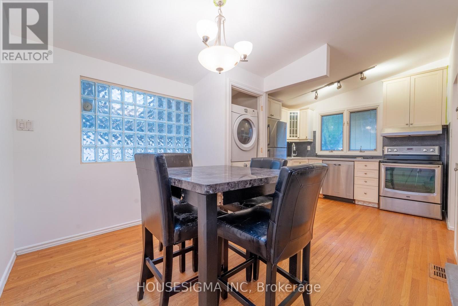 2335 Harding Road, Ottawa, Ontario  K1G 3B7 - Photo 5 - X12498416