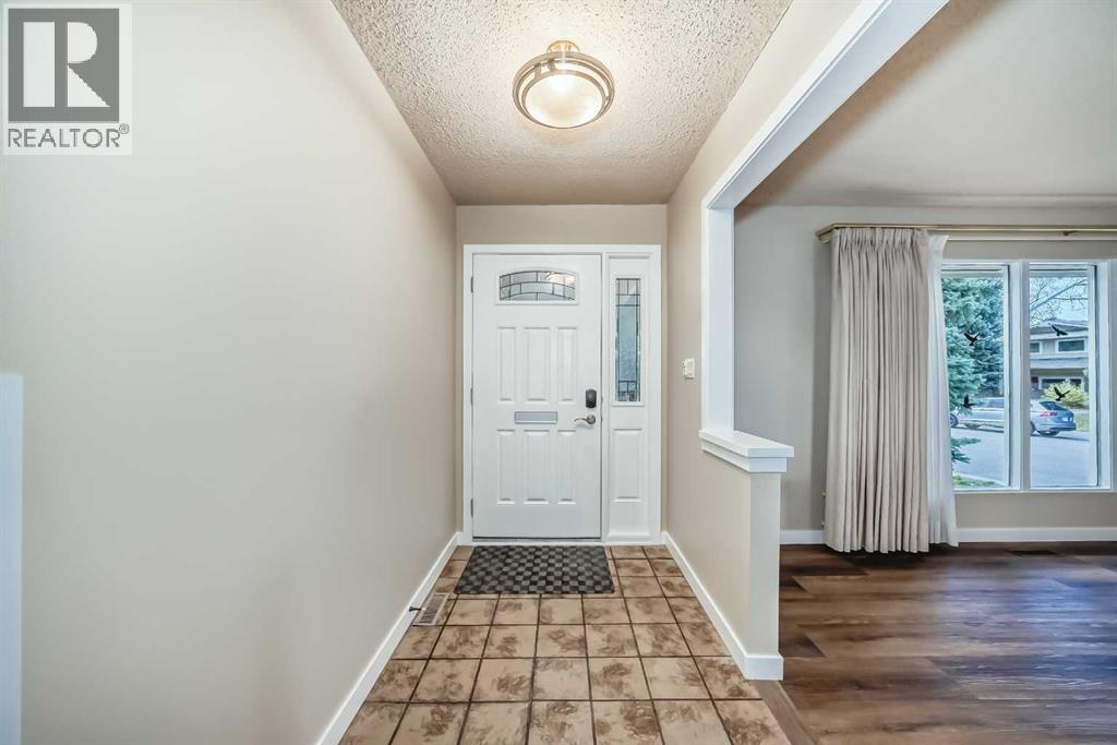 255 Parkwood Close Se, Calgary, Alberta T2J 3V8 - Photo 5 - A2267783