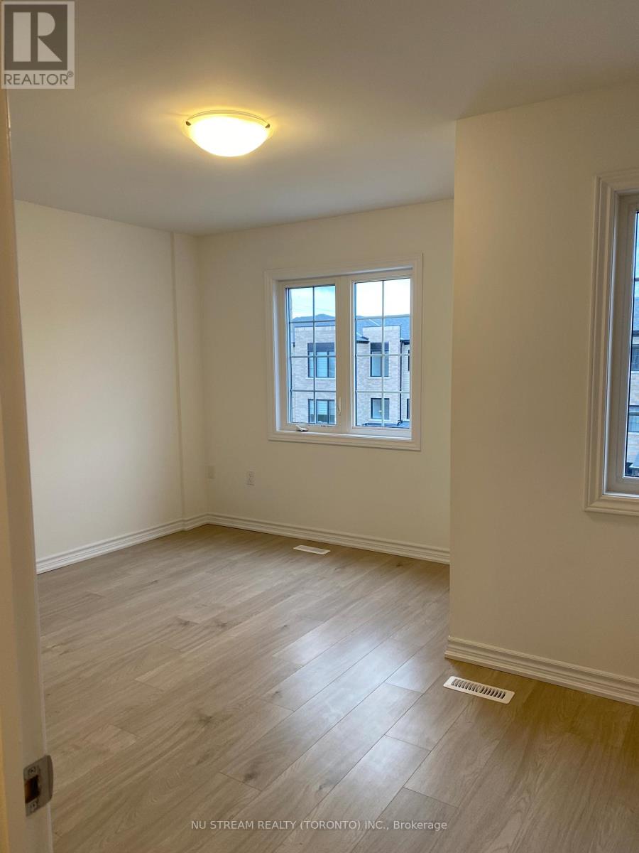 19 Pumpkin Corner Crescent, Barrie, Ontario  L9J 0C2 - Photo 11 - S12498420