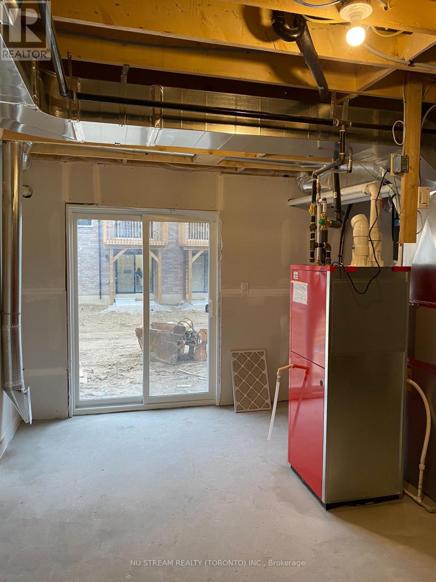 19 Pumpkin Corner Crescent, Barrie, Ontario  L9J 0C2 - Photo 4 - S12498420