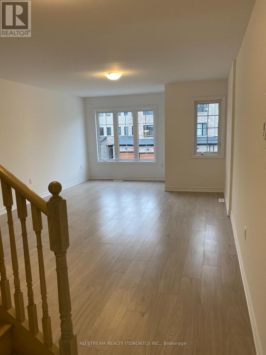 19 Pumpkin Corner Crescent, Barrie, Ontario  L9J 0C2 - Photo 6 - S12498420