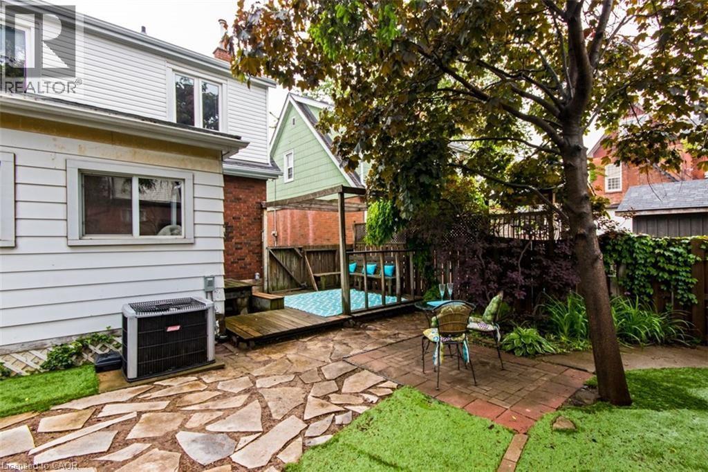 19 Gilmore Place, Hamilton, Ontario  L8M 2Y3 - Photo 5 - 40772066