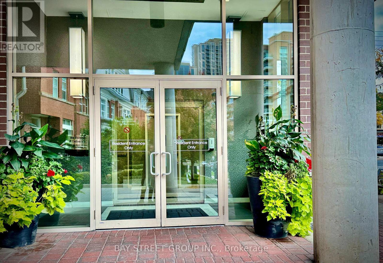 1107 - 5101 Dundas Street W, Toronto, Ontario  M9A 5G8 - Photo 2 - W12498422