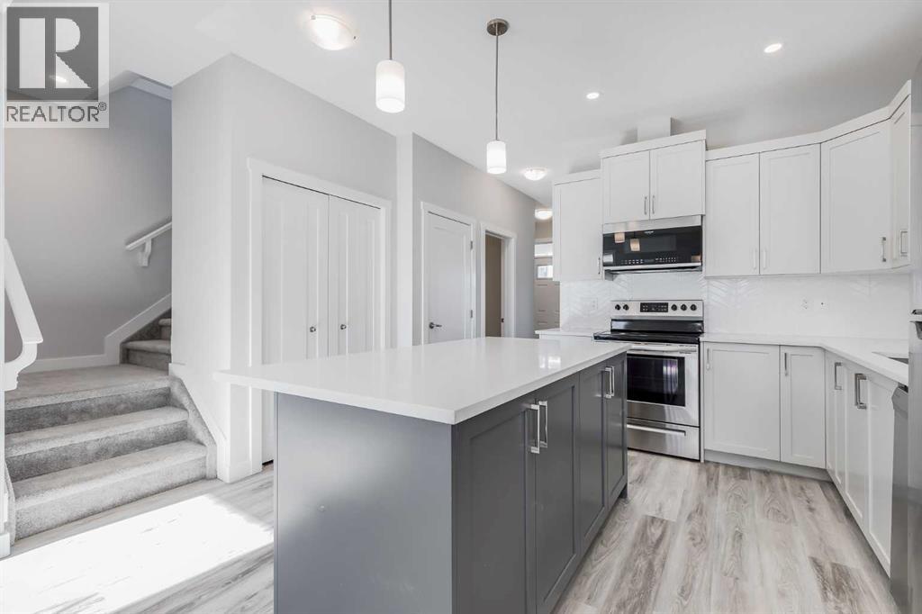 461 South Point Glen Sw, Airdrie, Alberta  T4B 4L2 - Photo 3 - A2238876