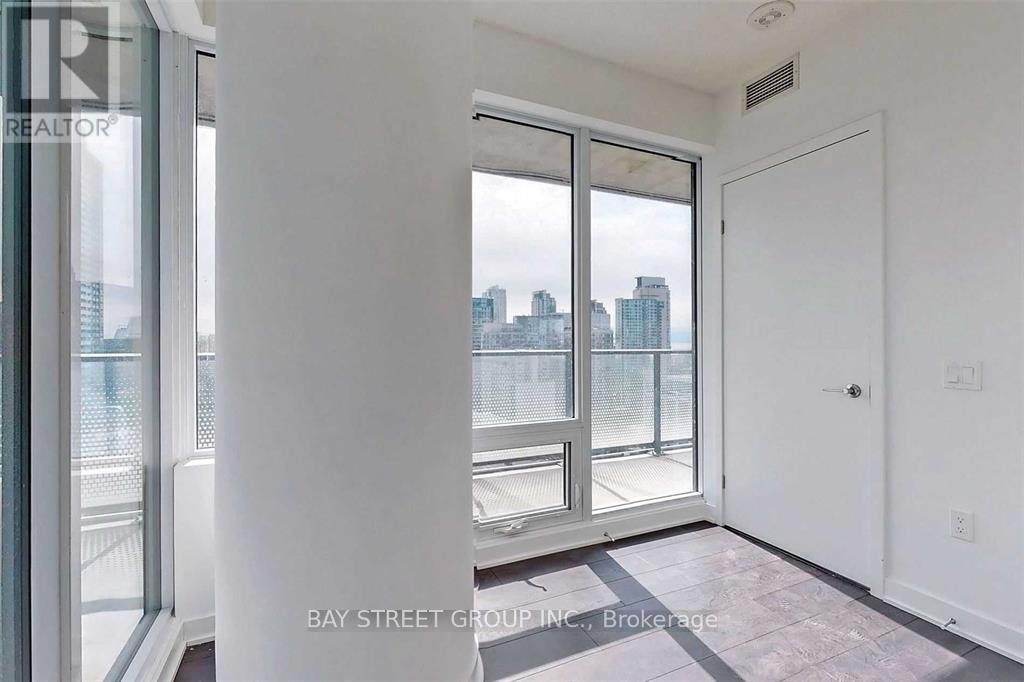 3911 - 125 Blue Jays Way, Toronto, Ontario  M5V 1J6 - Photo 13 - C12498456